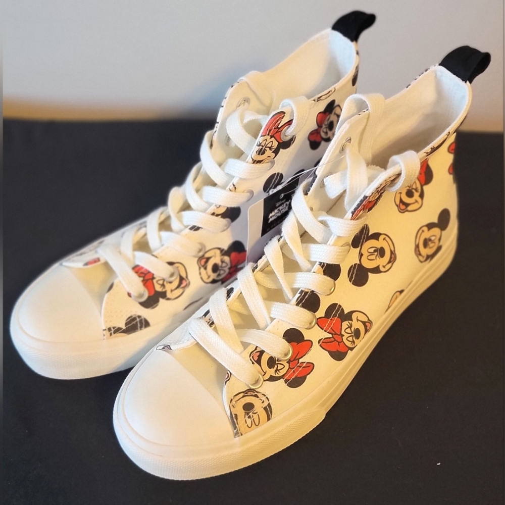 NWT! Disney Mickey and Minnie Mouse High top sneakers  Size 8 Women